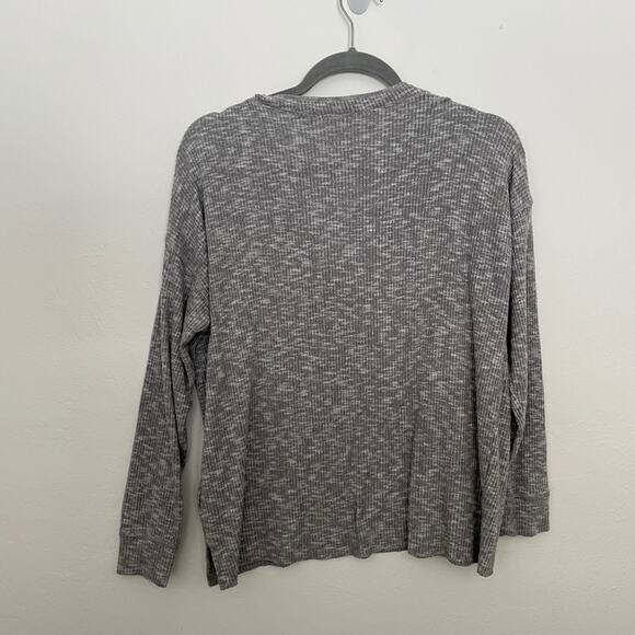 American Eagle Thermal Button Henley Boxy Gray Plush Women's Sz Small. - Picture 4 of 4